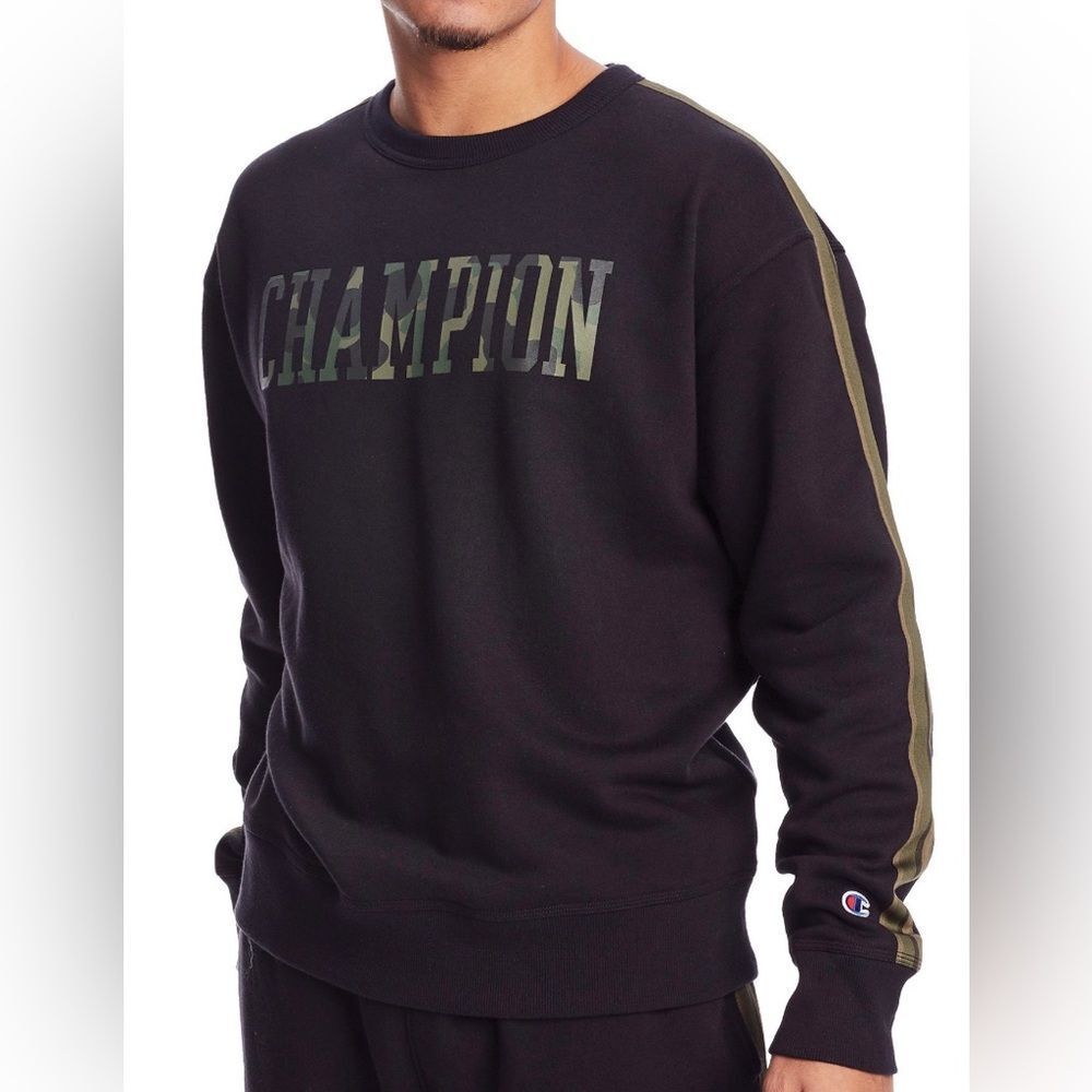 Champion Men's Powerblend Fleece Camo
Crewneck Sweatshirt with Taping.